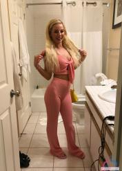 Amateur Bella Rose teases with her body while posing in different settings