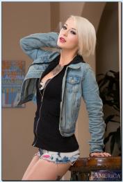 Angelic Kleio Valentien's tattooed girl action