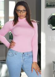 Aristocratic Halle Hayes - milf trailer - Round and Brown