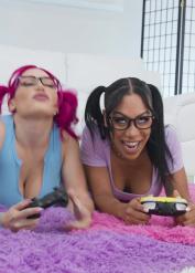 Beauty Lily Lou and Mikey Star at milf action