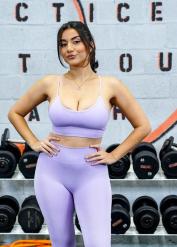 Bonny Roxie's long legs video