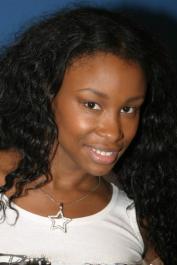 Ebony babe Kianna Jayde has a 1 on 1 session with a glory hole pecker