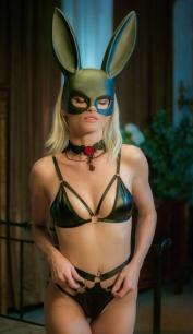 Enticing Nesty and Zazie Skymm at fingering smut