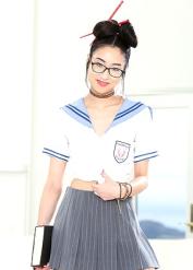 Eva Yi Brad Knight XXX Berzzer Brunette Nua Porn