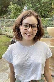 Geeky amateur teen Leana Lovings exposes her ass, boobs and holes up close