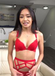 Good-looking Jade's blowjob clip