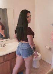 Gorgeous Megan Maiden at chubby scene