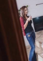 Hotwife with big tits Mandy Flores giving her hubby David Flores epic head