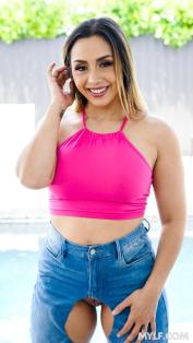 Innocent Lilly Hall - missionary smut - Got Mylf