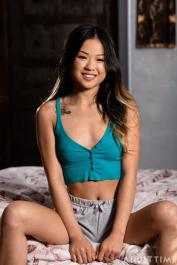 Natural tits clip with come-hither Lulu Chu and Jessie Saint from Caught Fapping