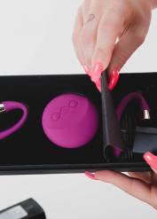 Sexy brunette Italian Priscilla Salerno unboxes her new toy and masturbates