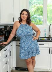 Side fuck sex with voluptuous Sarah Arabic from UsePOV