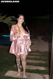 Slutty Kim's milf scene