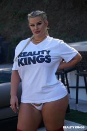 Stunner Julie's masturbation movie