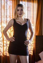 Stunning pornstar Paola Hard flaunts her curves before a hot bedroom bang
