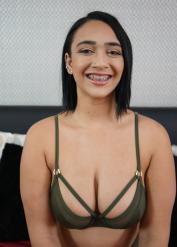 Superb Emori Pleezer - posing trailer - Immoral live