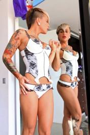 Tattooed Baby Reed gives double pleasure sucking & banging big cock in mirror