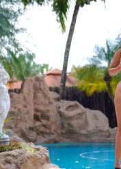 Watch beauty Diamond Kitty and Valentina Jewels's smut