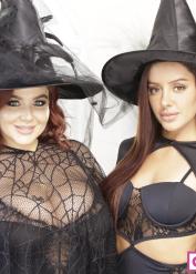 Watch promiscuous Natasha Nice and Vanna Bardot's sex