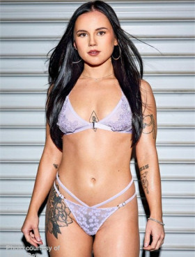 Iris Leon