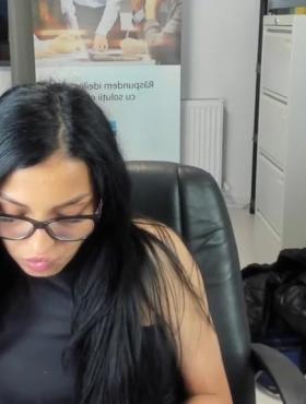 Ebony8teeen