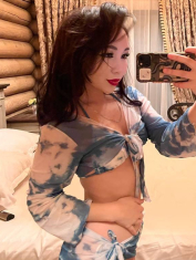 queeneliaa_