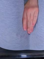 cameltoe_squirt_inpants