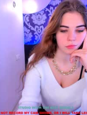 Veronika_coy
